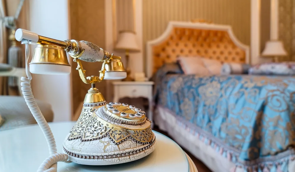 Telephones - Image 3
